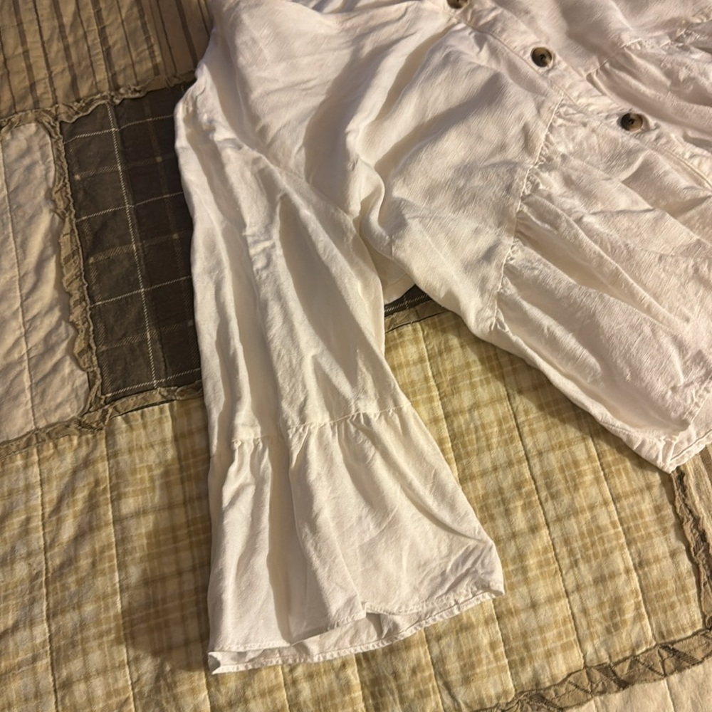 White Button-Up Ruffled Blouse - Picture 2 of 2